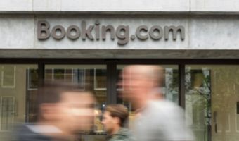Booking.com vraagt hotels om af te zien van annuleringskosten en vraagt geen commissie