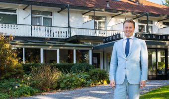 Coronadagboek Bart Reints Bok: "Reiswereld annuleert massaal hotelreserveringen"