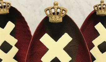 Paascreaties van Hotel Jakarta verkocht in Bakkerij Westers