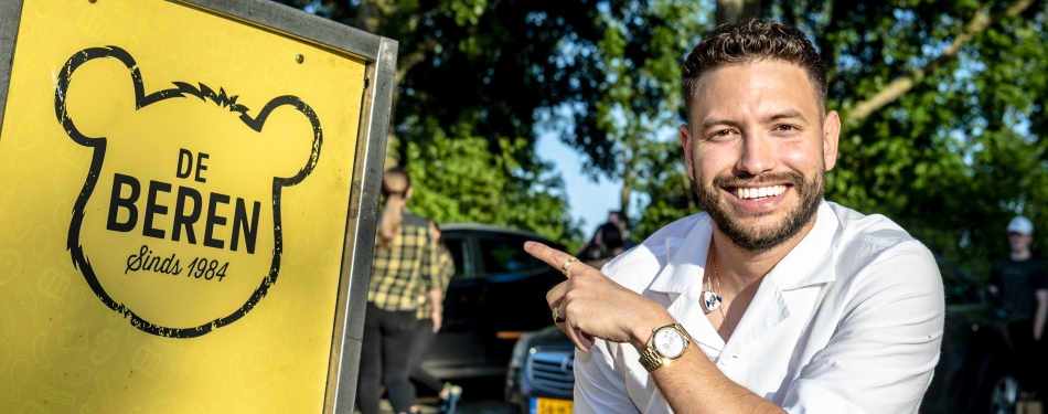 Rolf Sanchez opent De Beren drive-thru