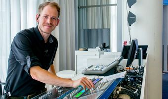 Tegelijk fysiek en digitaal vergaderen bij Regardz