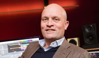 Bitterballen en cocktails in Hard Rock Hotel Amsterdam American