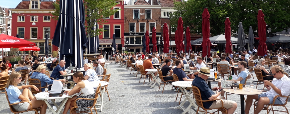 Kabinet trekt teugels aan in strijd tegen corona