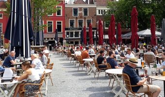 Kabinet trekt teugels aan in strijd tegen corona