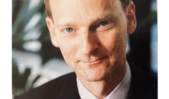 Column Ewout Hoogendoorn: Staatssecretaris of schemerlamp?