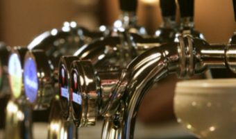 Biermarkt daalt met ruim een kwart