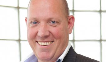 Een prijsvechter voor een 'aktetasreiziger'