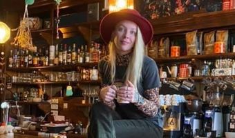 Een blikje cola drinken op het eigen terras, direct een boete