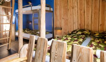 Stayokay en het Mariniersmuseum openen de Marinierskamer