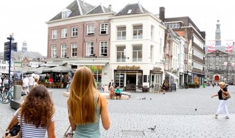 Bijna helft vakantiegangers blijft in Nederland