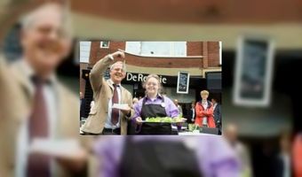 Hollandse Nieuwe bij lunchroom De Rozerie