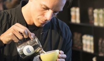 Zo maak je het perfecte melkschuim voor je koffiespecialiteiten