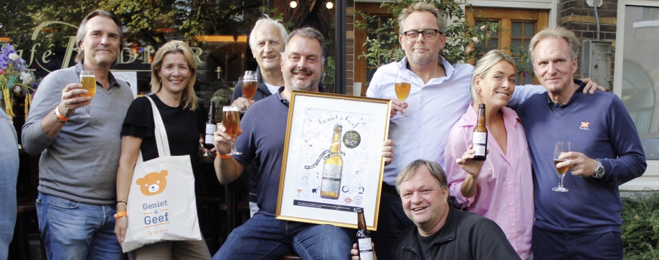 Wilbert Gieske veilde eerste doos Geniet & Geef bier