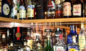 KHN: Zet sluitingstijd om in een toegangsstop vanaf 24:00 uur.