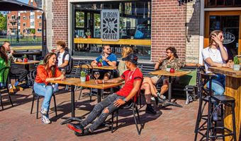 Geen verplichte sluitingstijden in Duitse en Belgische horeca