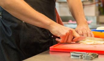 Avondlockdown funest voor herstel en personeelstekort in horeca