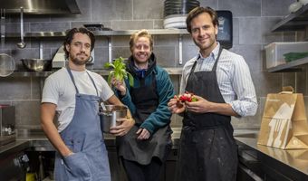Presentatoren openen pop-up vegan bezorgrestaurant