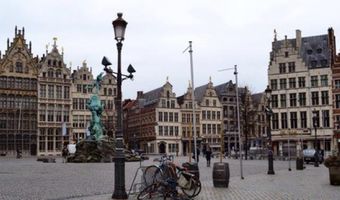 Antwerps café draait 300 procent meer omzet door Nederlandse 'invasie'