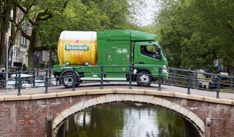 Elektrisch biertankwagens bevoorraden Amsterdamse horeca