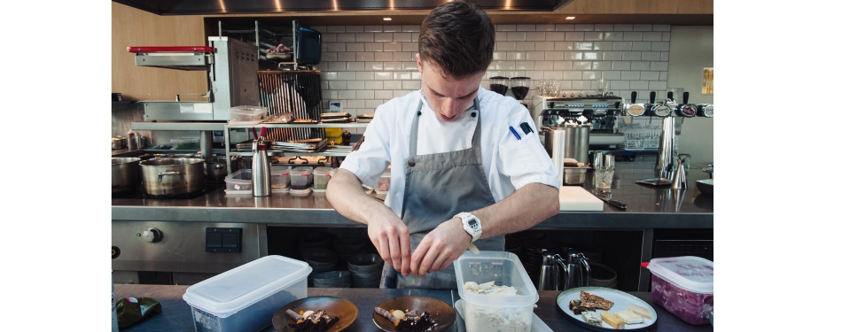 CBS: voornamelijk jongeren hebben horeca verlaten