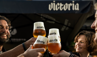 AB InBev lanceert sterk blond bier Victoria in Nederland