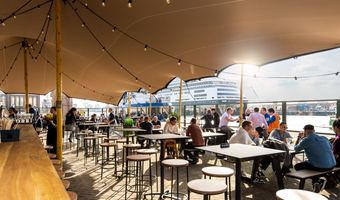Stadshaven Brouwerij opent groot terras aan de Rotterdamse Merwehaven 