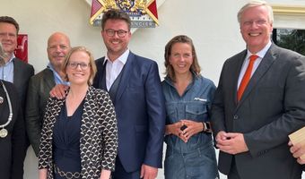 Knallend jubileumfeest Carelshaven 250 jaar met bijzondere onthullingen