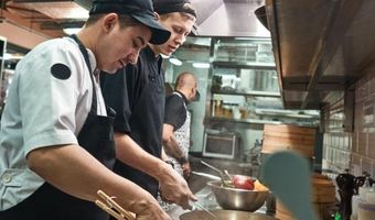 Lunchrooms verschuiven digitale focus van gastervaring naar operationele efficiëntie in de keuken