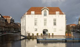 Loetje opent in hotel in Delft