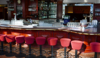 Grand café l'Opera op Amsterdamse Rembrandtplein stopt; inboedel wordt geveild