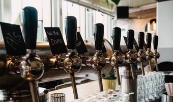 Bronckhorster Brewing Company begint proeflokaal en hotel