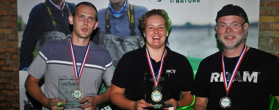 Manuela Kriekaard eerste vrouwelijke winnaar van Premier Nederlands Kampioen Oestersteken