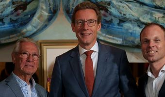 Brasserie Paardenburg aan de Amstel blaast 375 kaarsjes uit