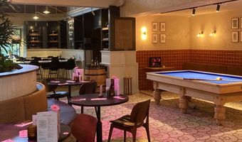 Loetje Enschede  terug naar roots van biljartcafé vanwege 45-jarig jubileum formule