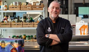 Ron Blaauw serveert vanaf Quitters Day een vegan box