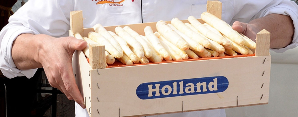 Een culinaire opening van het aspergeseizoen; Asperge de Bienvenue