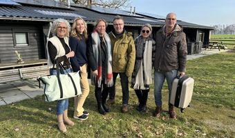 Bed & Breakfast gaat op 5 juni naar alpacaboerderij, kapsalon en kippenschuur