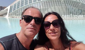 Het verhaal achter de unieke B&B Casa Lóre D’or in Spanje: “Ons uitzicht is onbetaalbaar”