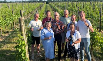 Mijlpaal voor BOB Rivierenland: allereerste wijnen gebotteld