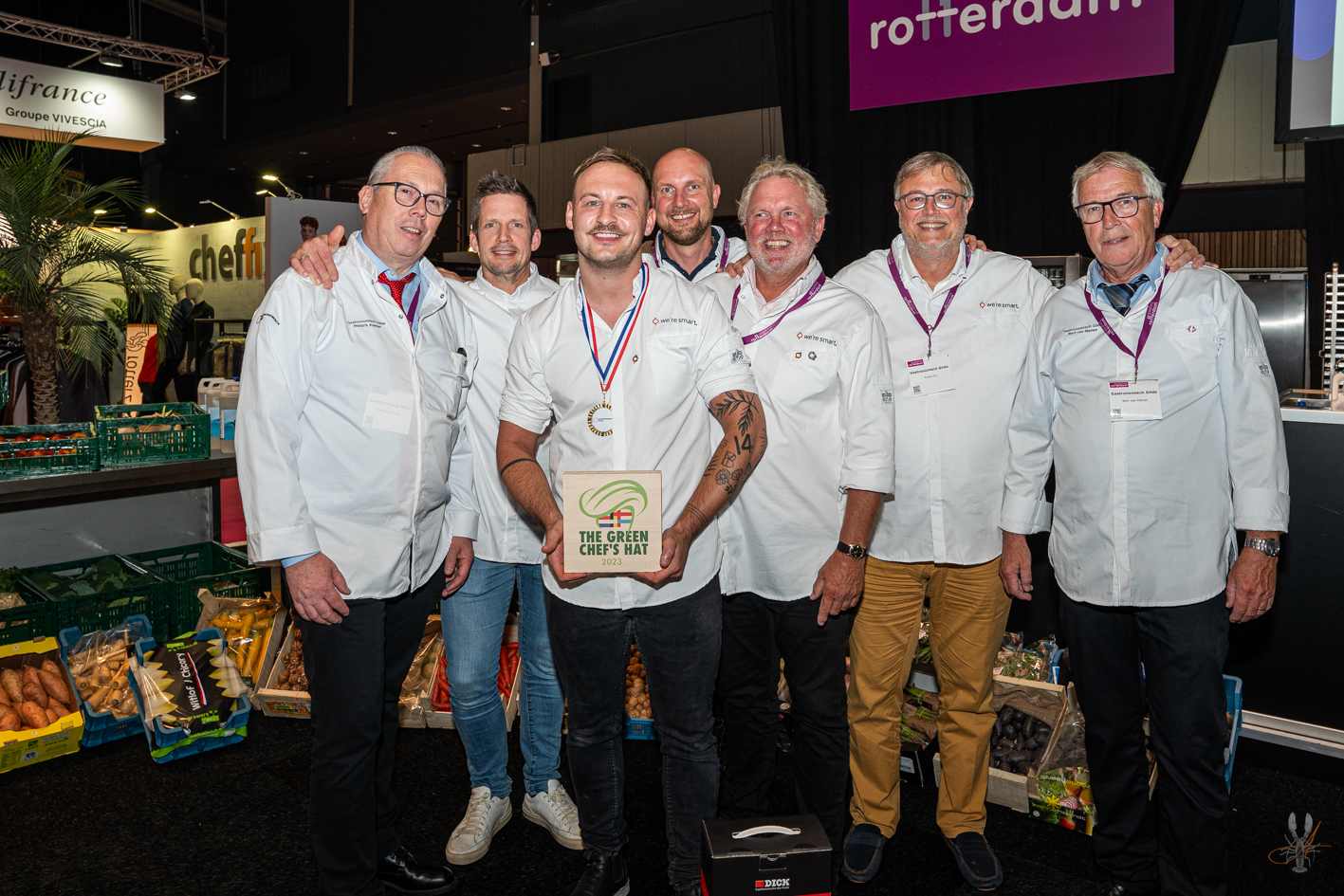 Yornie van Dijk van Restaurant Basiliek* wint de eerste Green Chef’s Hat