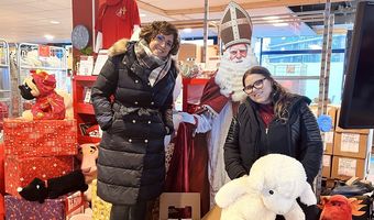 Personeel IHCP hotels houdt inzamelingsactie voor Sinterklaas