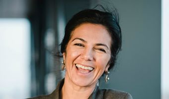 Staatssecretaris Gunay Uslu keert na ‘dringend beroep’ terug naar familiebedrijf Corendon