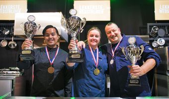 Dochter verslaat vader: Audrey Biermans wint NK Lekkerste Vegan Burger