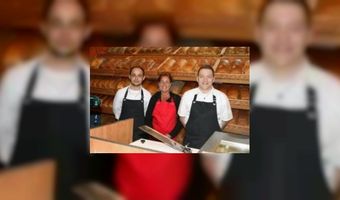 Lunchroom met broodjes en ijs