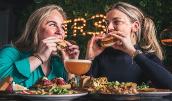 The Young Horeca Group opent Tres Tapasbar in Eindhoven