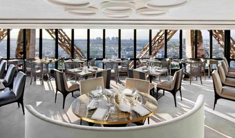 Le Jules Verne in de Eiffeltoren ontvangt voor de eerste keer twee Michelinsterren