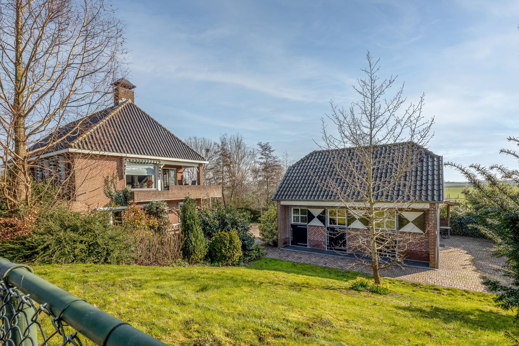 B&B te koop: woonhuis met een voormalige paardenstal