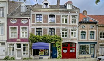 B&B te koop: dubbel woonhuis met winkelruimte