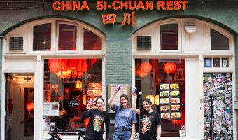 Two Chefs Brewing en Sichuan Amsterdam brouwen samen bier met Sichuan pepers