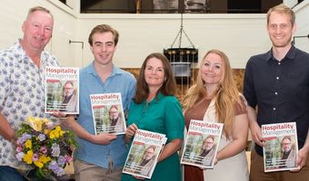 Gasthoofdredactie neemt eerste editie van nieuwe Hospitality Management in ontvangst